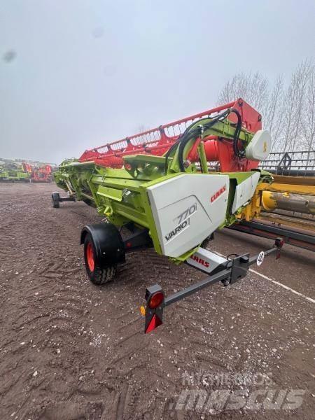 CLAAS TRION 530 حصادات