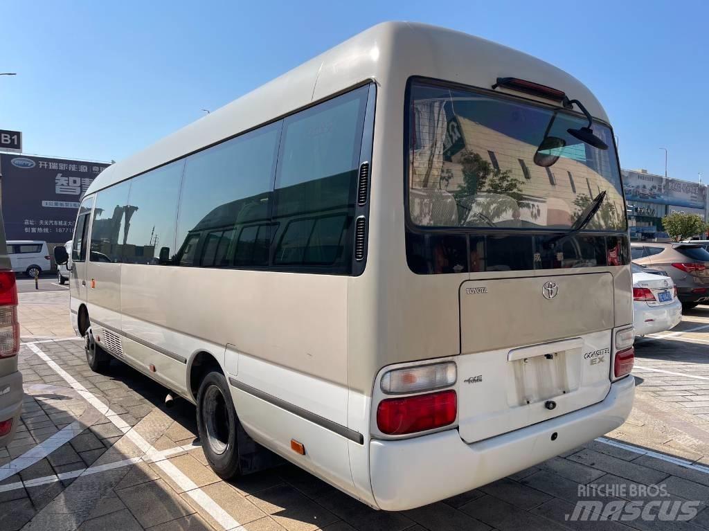Toyota Coaster Bus حافلة صغيرة
