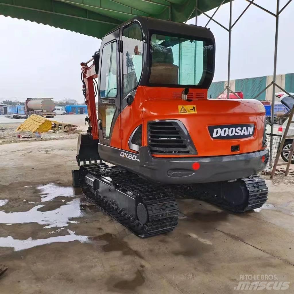 Doosan DX 60-9 C حفارات صغيرة أقل من 7 طن (حفارات صغيرة)