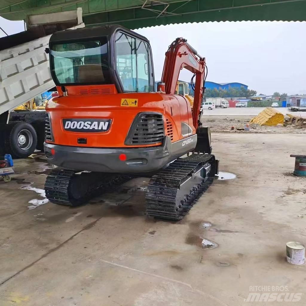Doosan DX 60-9 C حفارات صغيرة أقل من 7 طن (حفارات صغيرة)