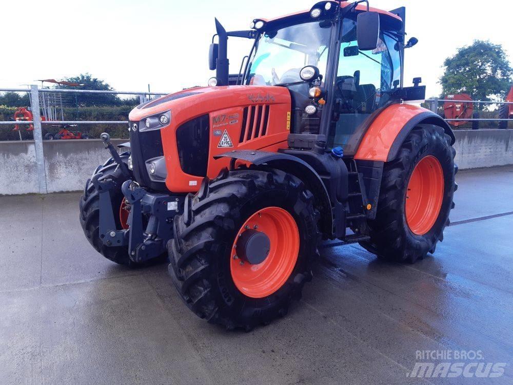 Kubota M7153 Premium الجرارات