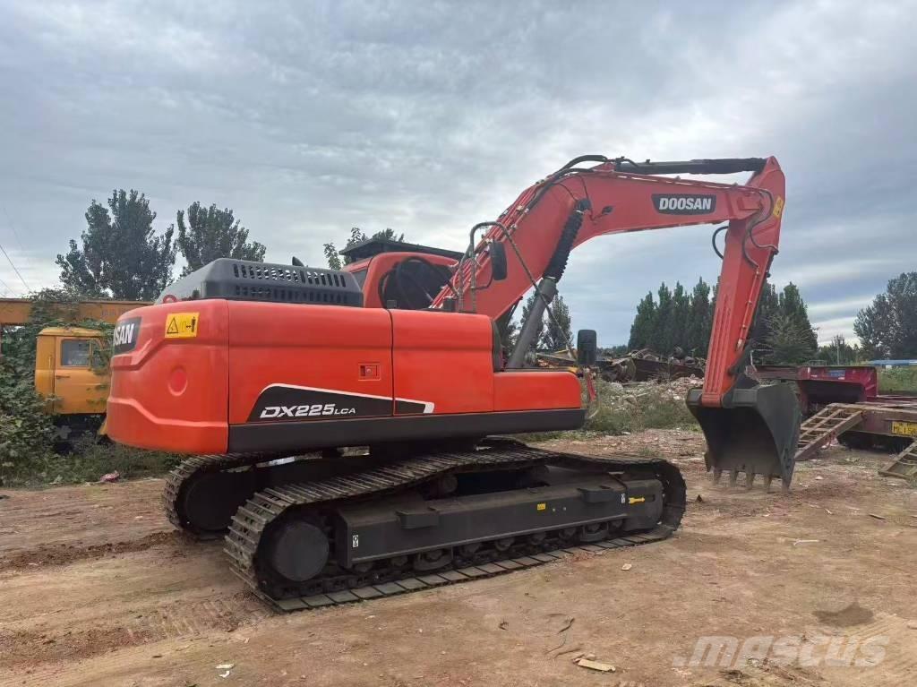 Doosan DX 225 حفارات زحافة
