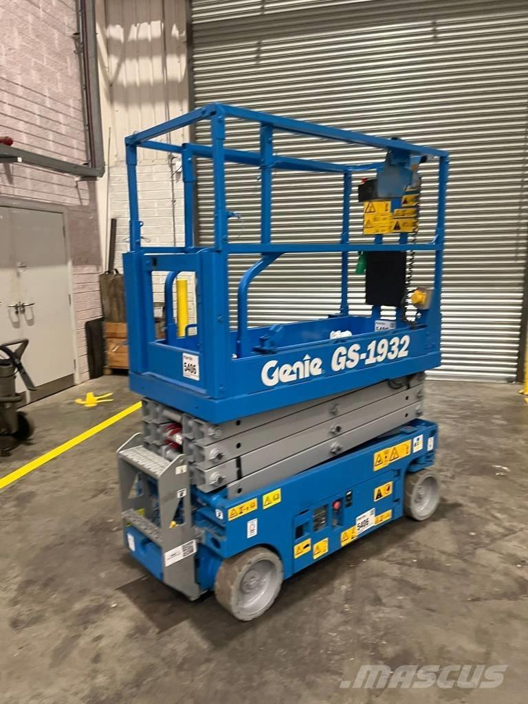 Genie GS 1932 رافعات مقصية الشكل