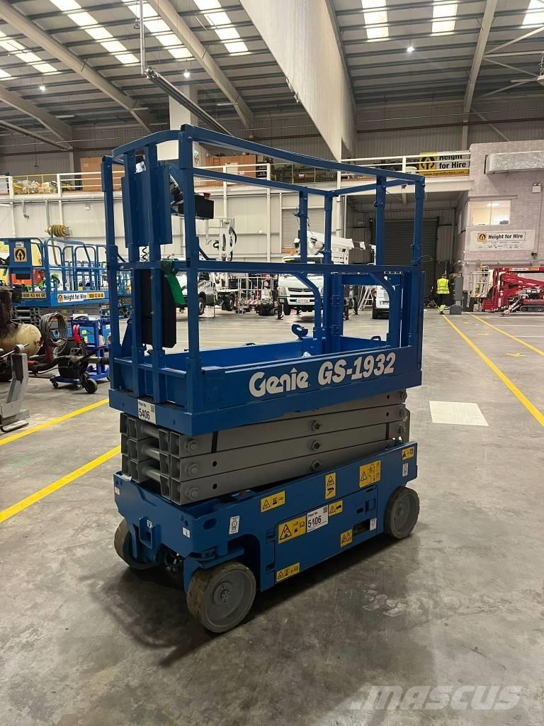 Genie GS 1932 رافعات مقصية الشكل