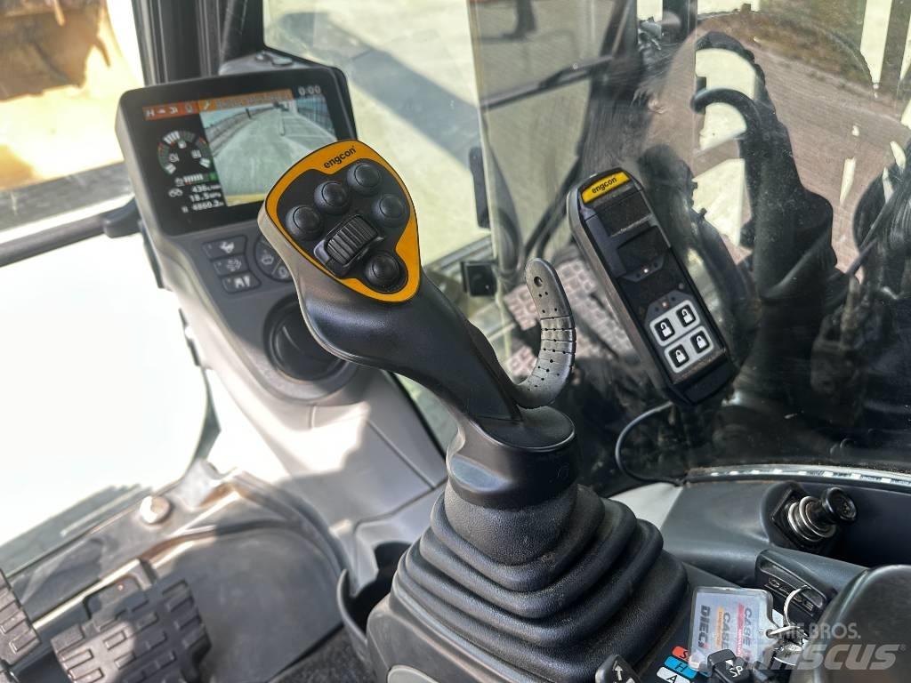 CASE CX 250 D حفارات زحافة
