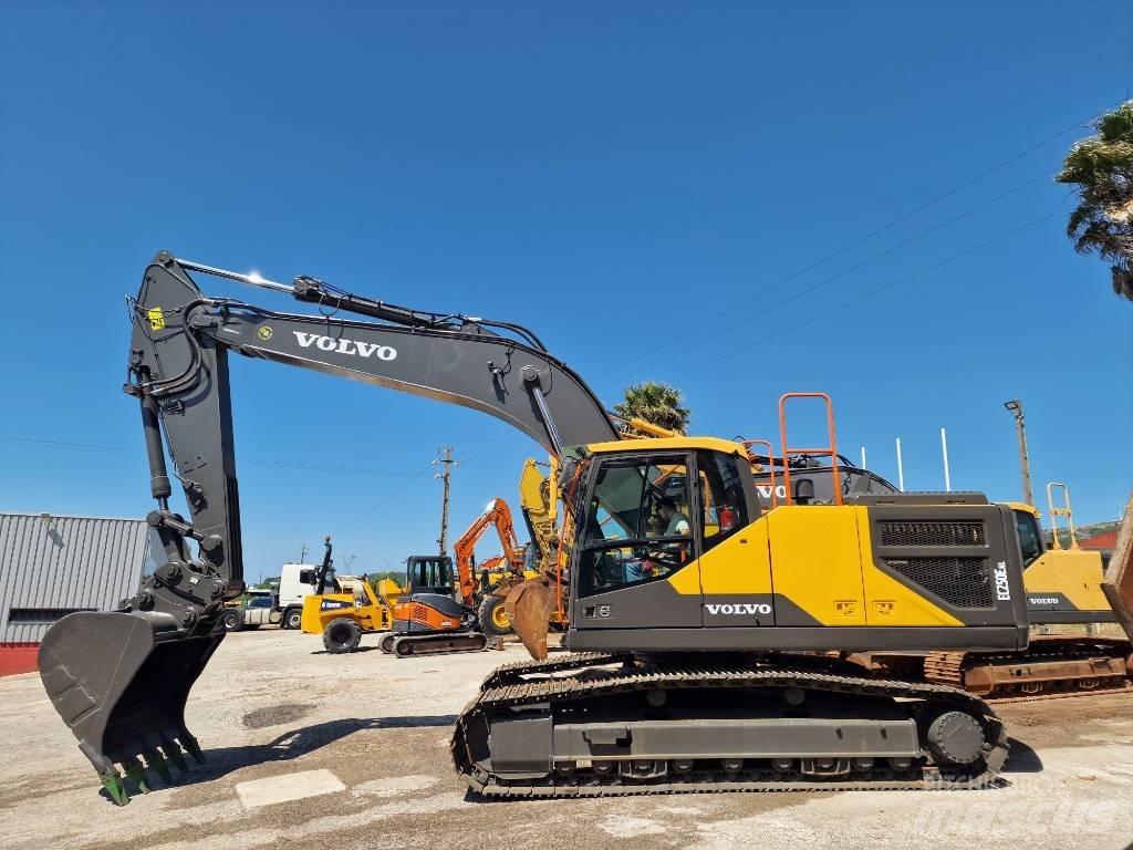 Volvo EC 250 ELN حفارات زحافة