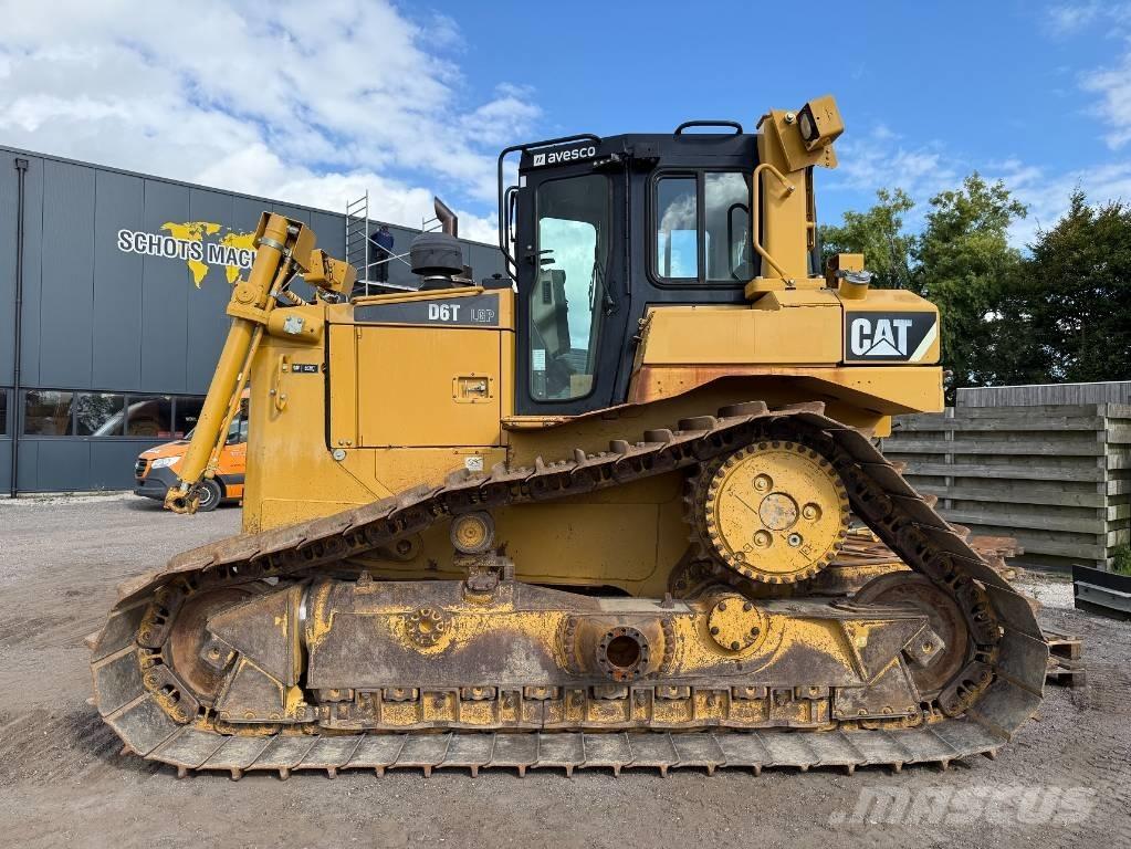 CAT D 6 T LGP بلدوزرات مجنزرة