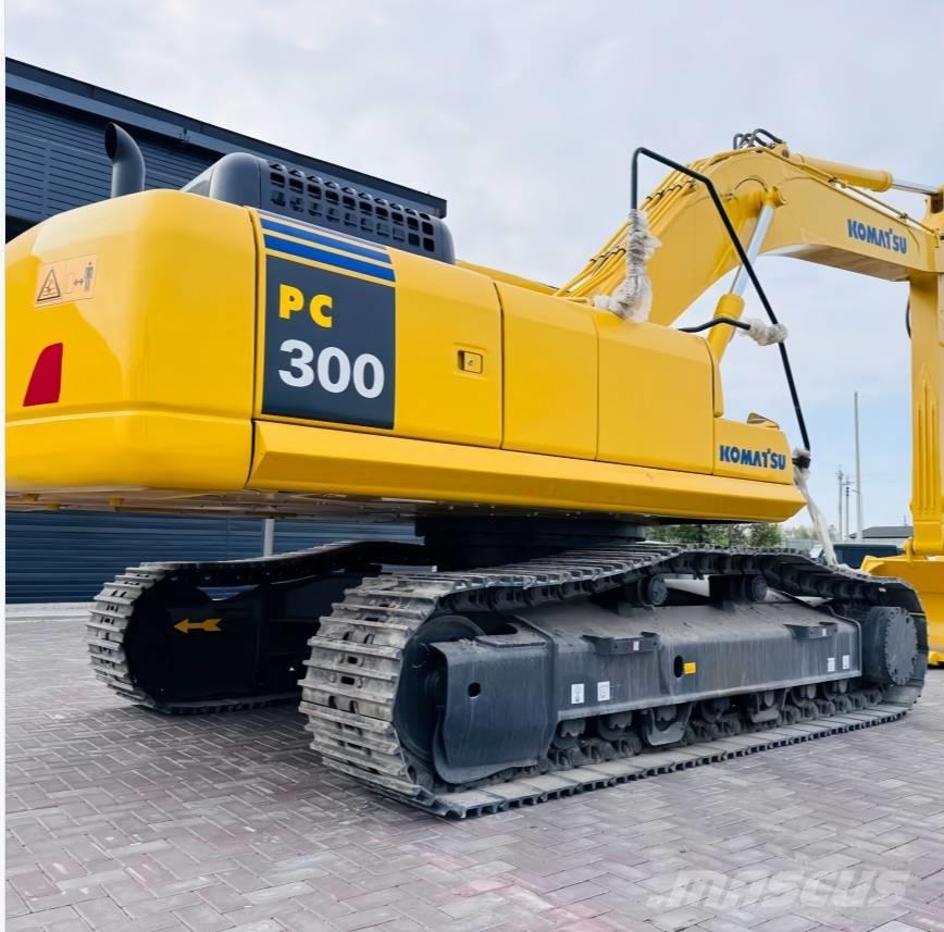 Komatsu 300 حفارات زحافة