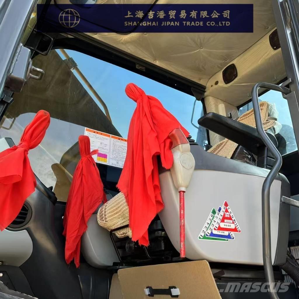 Komatsu PC 200-8 حفارات زحافة