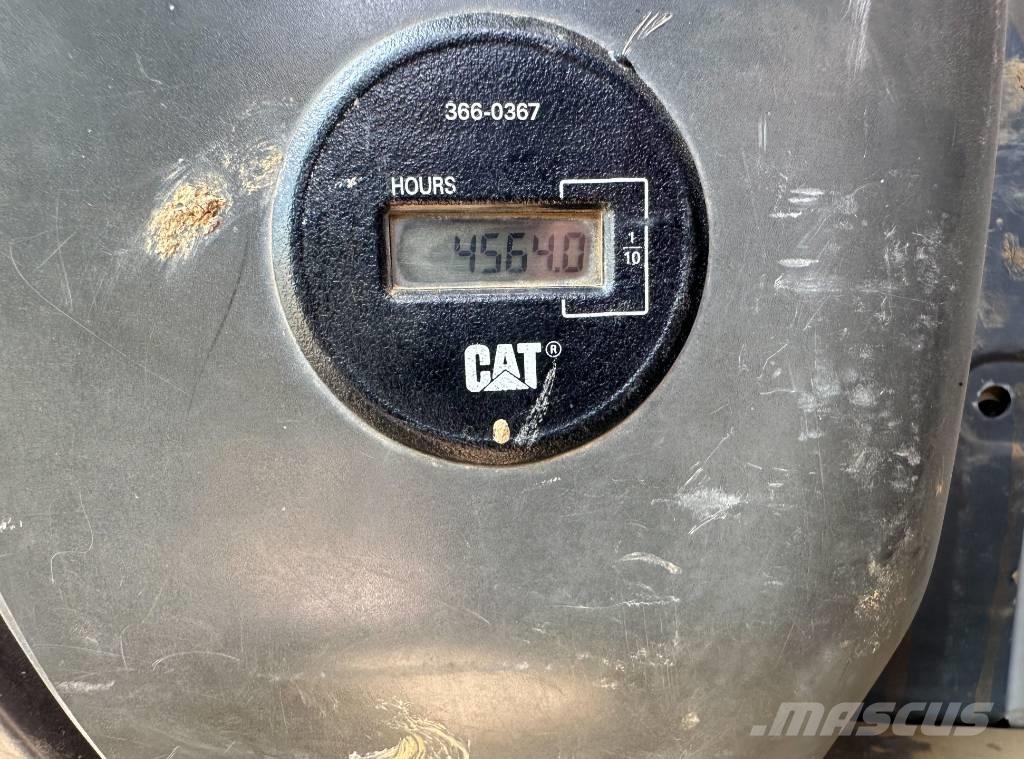 Morooka MST 2200 V D عربات نقل قلابة مجنزرة