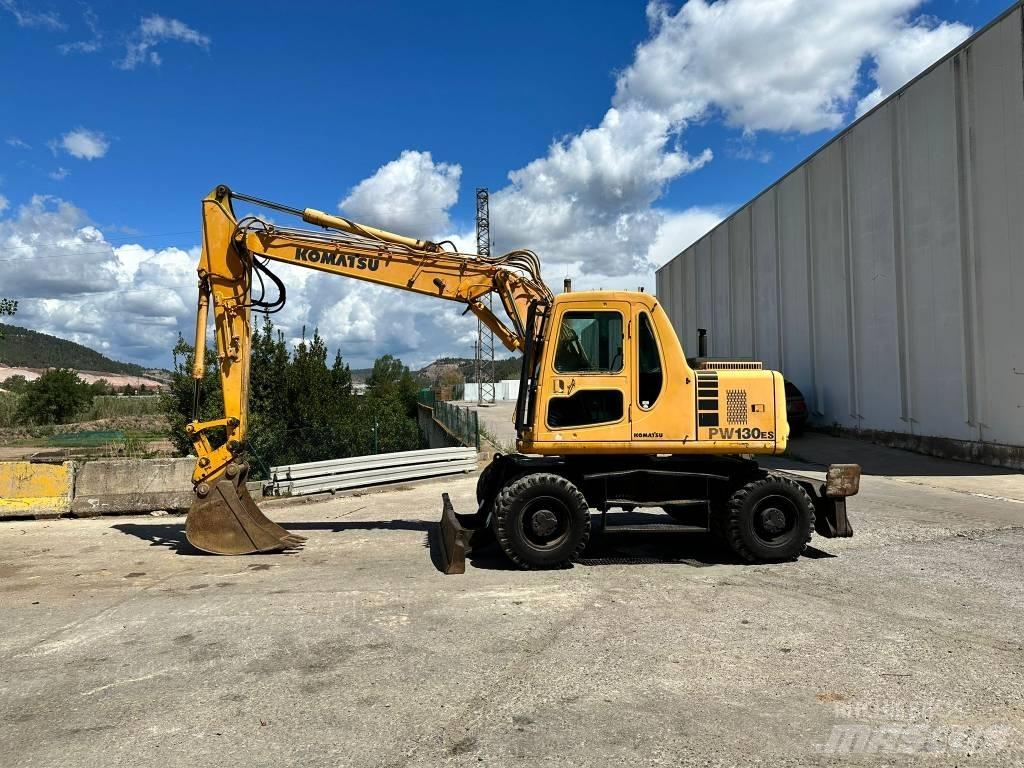 Komatsu PW130 ES-6K حفارات بعجل