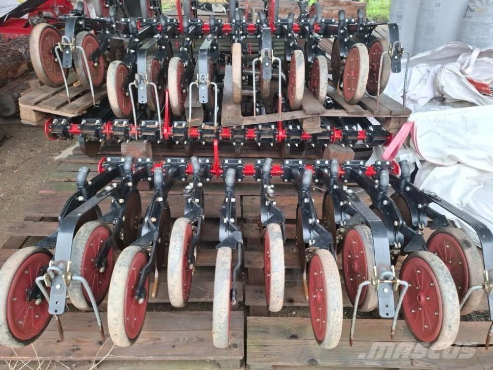 Horsch Focus 6.35 TD مثاقيب مدمجة