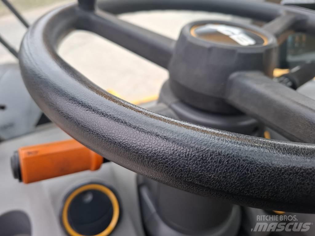 JCB 542-70 AGRI XTRA مناولات متداخلة