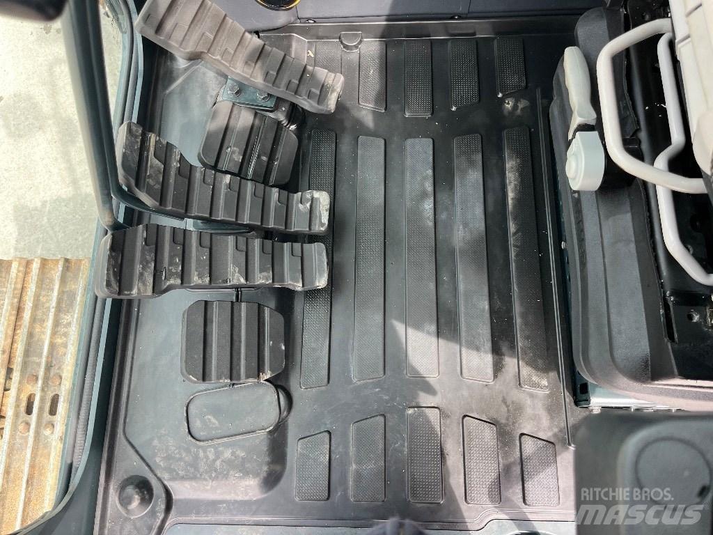 Hyundai HX 140 AL حفارات زحافة