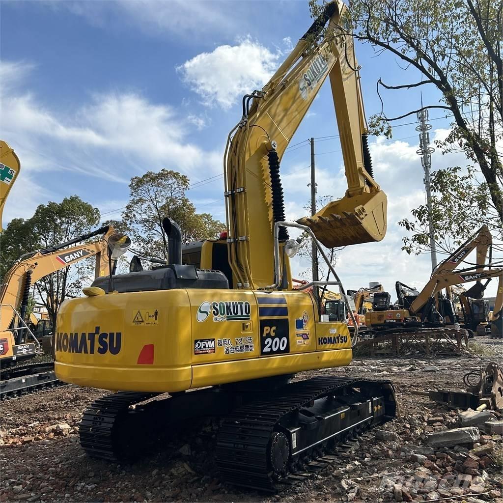 Komatsu PC200-8MO حفارات زحافة