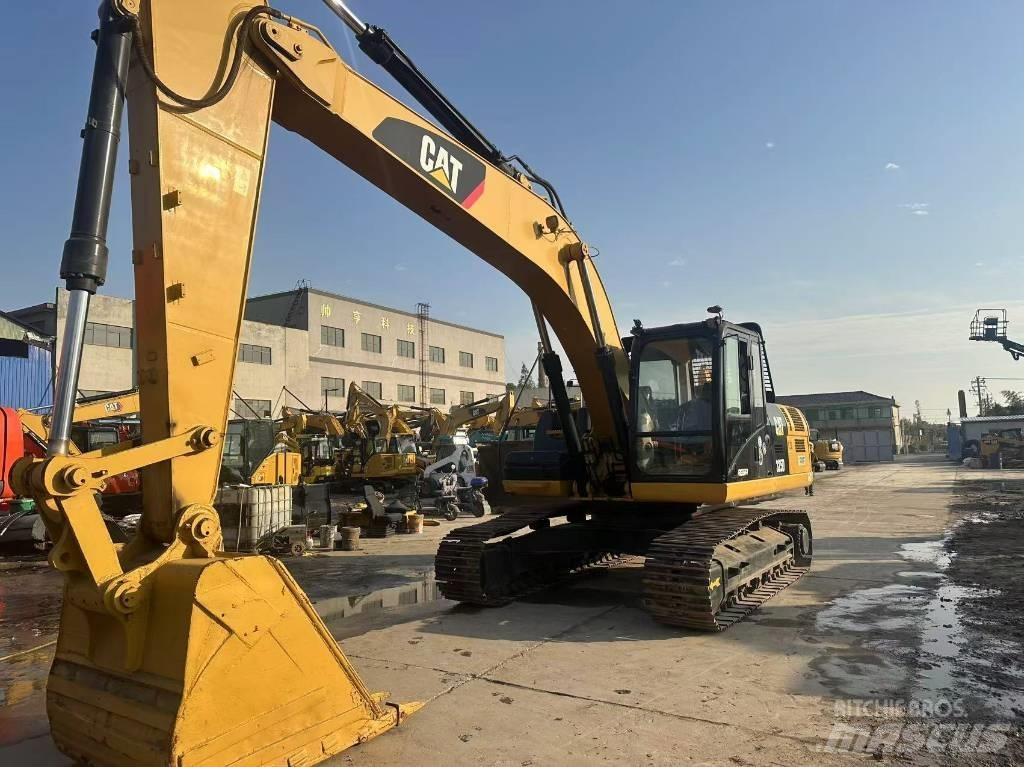 CAT 325 D L حفارات زحافة