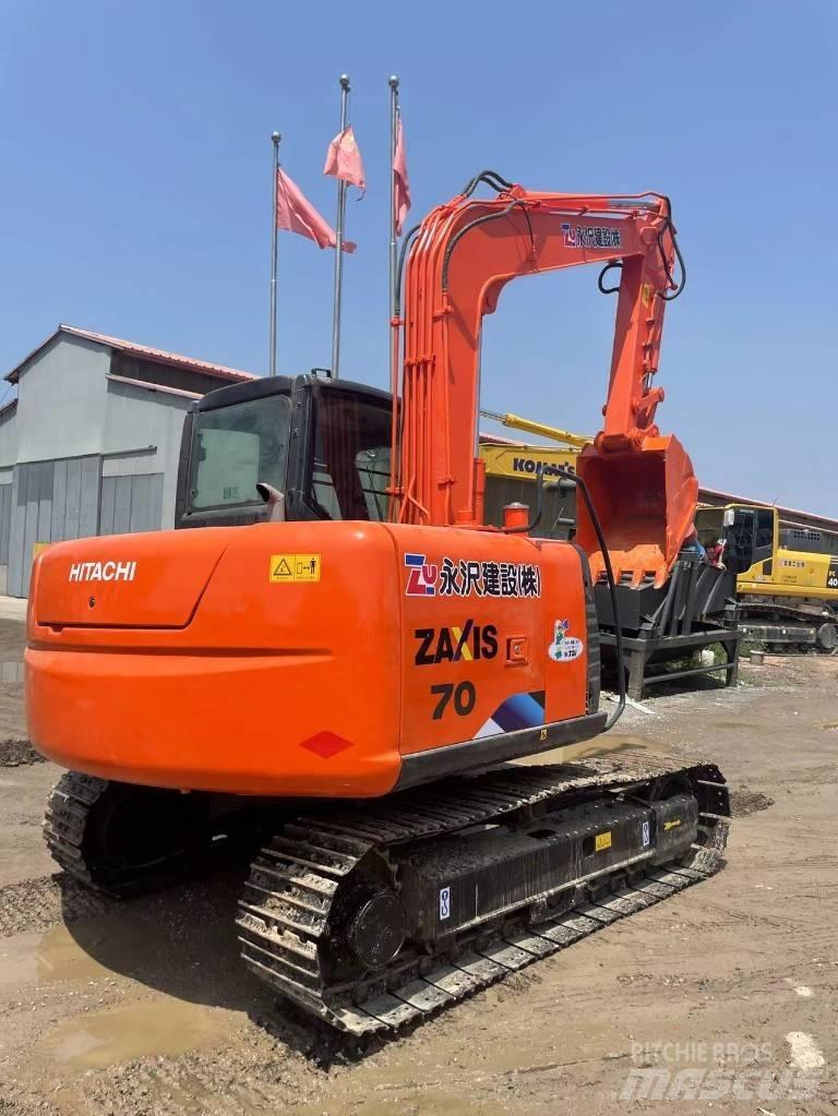 Hitachi ZX70 حفارات زحافة