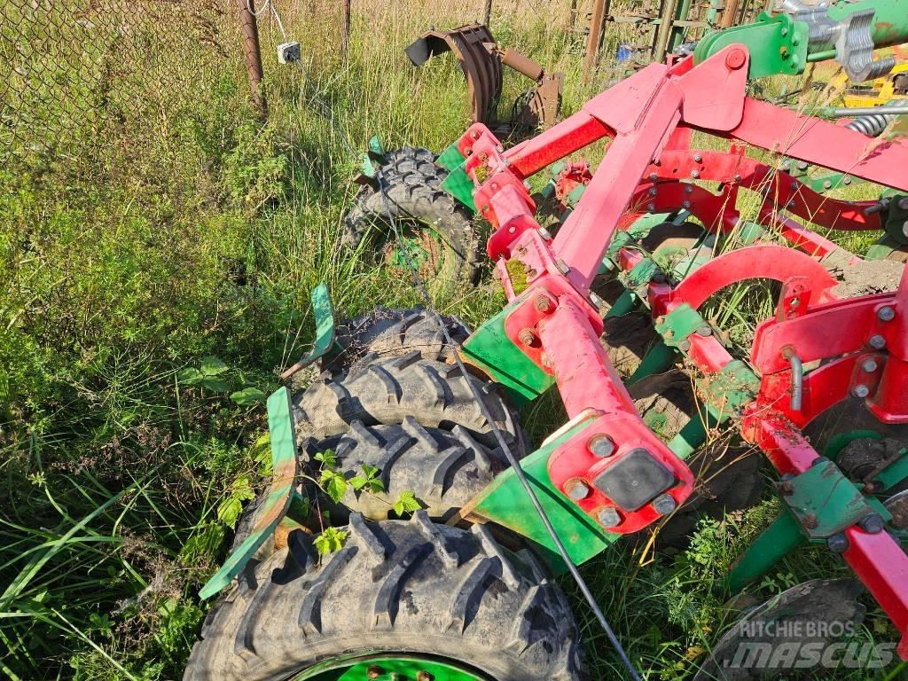 Unia Cross L 300 المحراث الحفار