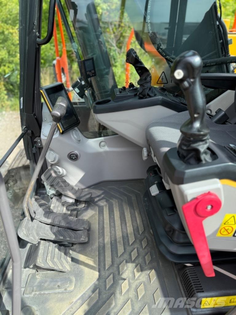 Volvo EC 220 EL حفارات زحافة