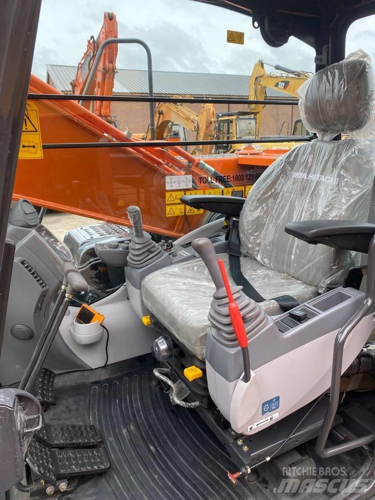 Hitachi ZX 220LC-5G حفارات زحافة