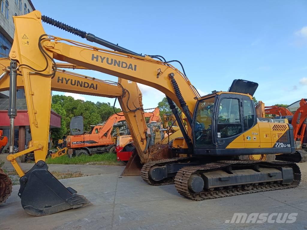 Hyundai R220LC-9S حفارات زحافة