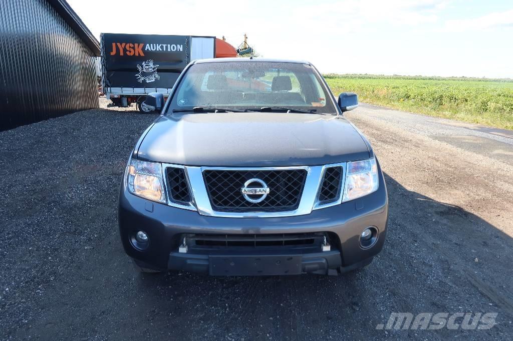 Nissan NAVARA شاحنات خفيفة/مفصلية الجوانب