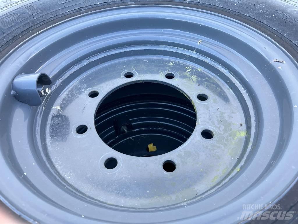 Nokian TRI II hjul لوادر بعجل