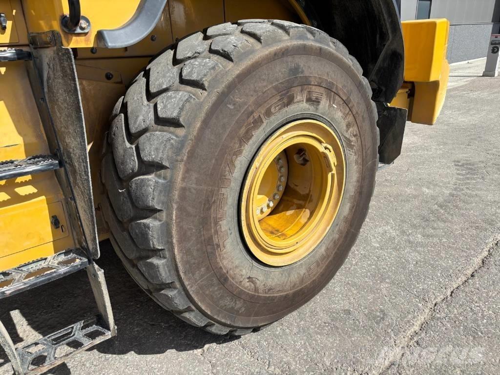 CAT 972 M XE لوادر بعجل