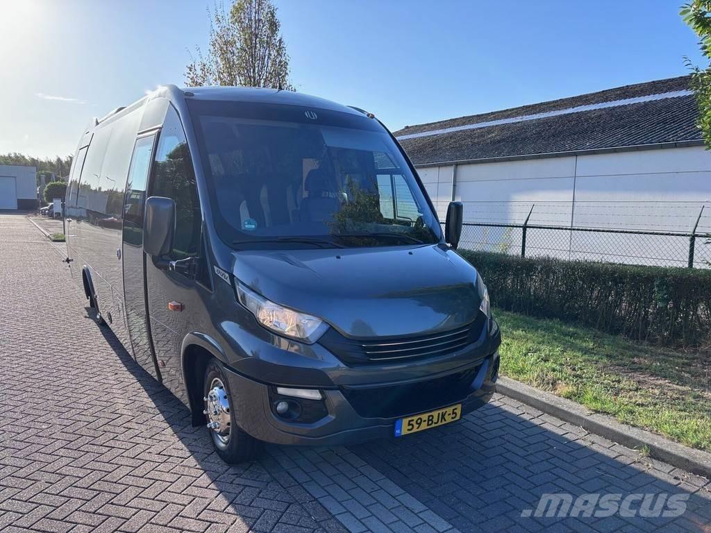 Iveco UNVI Compa المركبة