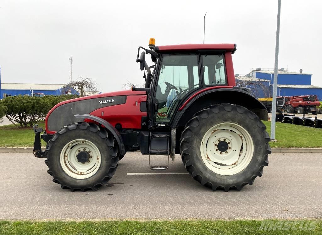 Valtra T 131 الجرارات