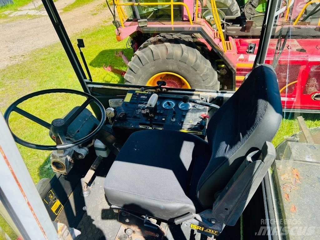 Steyr 8320 حصادات الأعلاف