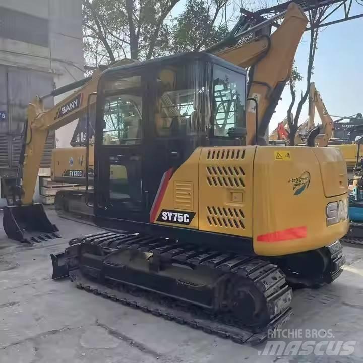 Sany SY 75 C حفارات زحافة