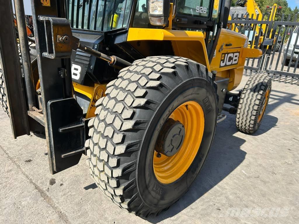 JCB 926 شاحنات الطرق الوعرة