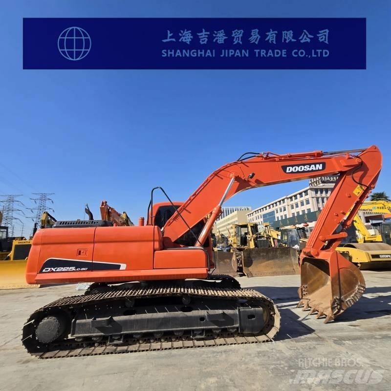 Doosan DX 225 RB حفارات زحافة