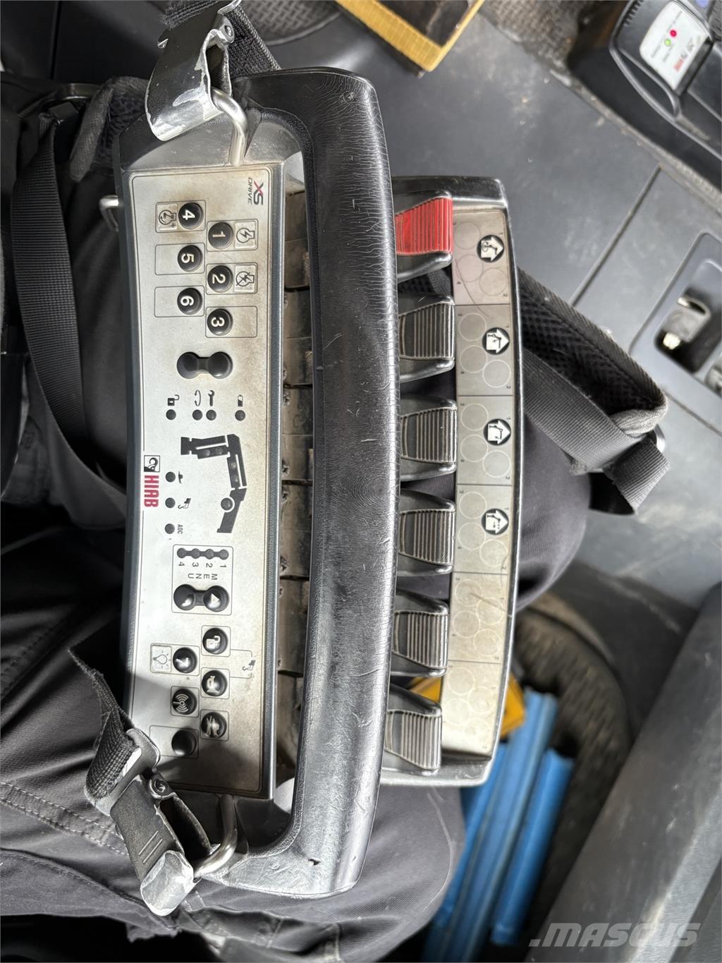 Scania P360 6x2*4 شاحنات الرافعات