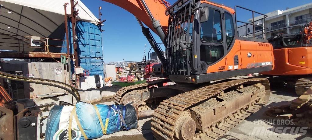 Doosan DX 300 LC حفارات زحافة