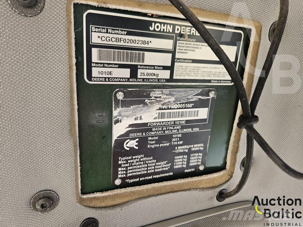 John Deere 1010 E شاحنات