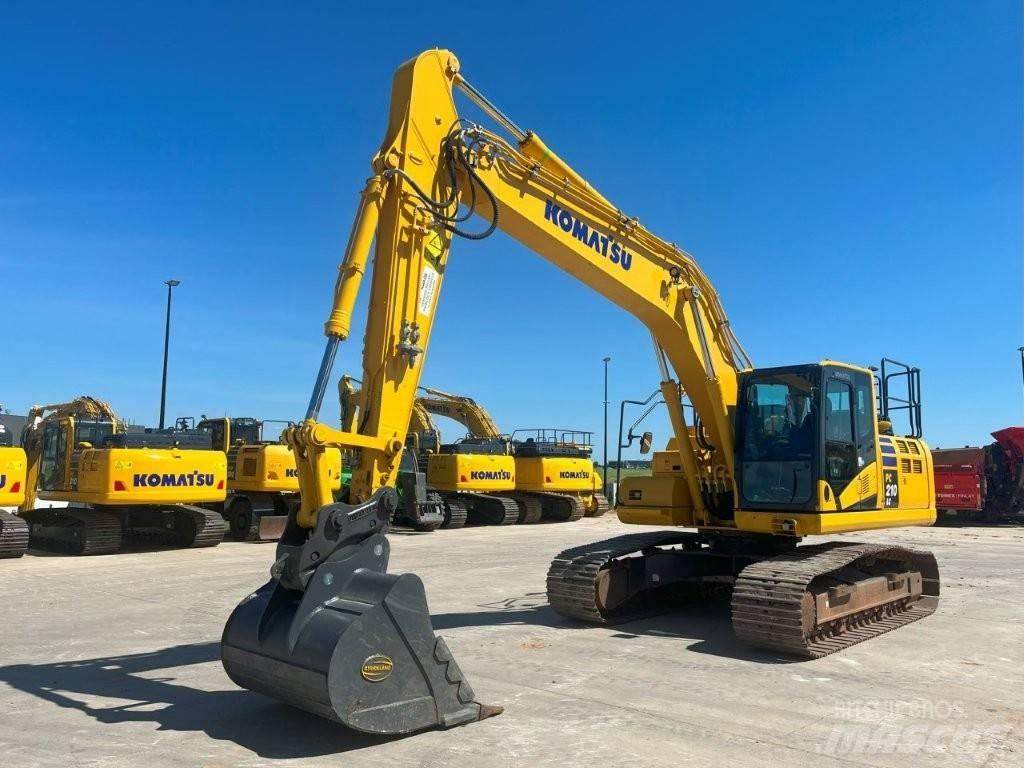 Komatsu PC 210 LC-11 حفارات زحافة