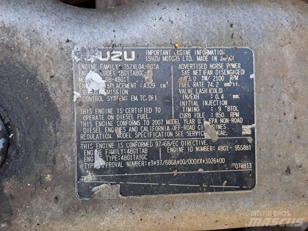 JCB JS 130 LC حفارات زحافة