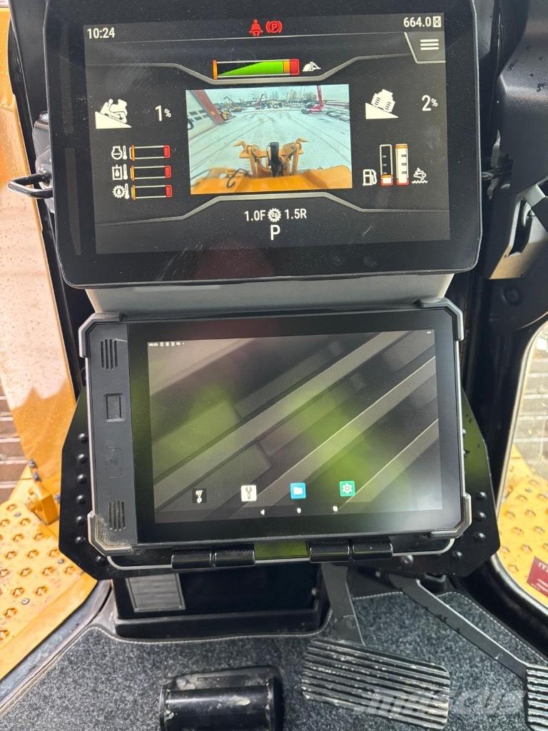 CAT D 6 XE LGP بلدوزرات مجنزرة