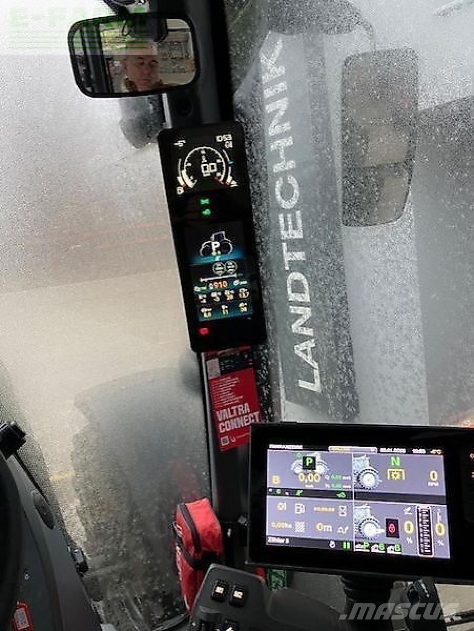 Valtra q305 الجرارات