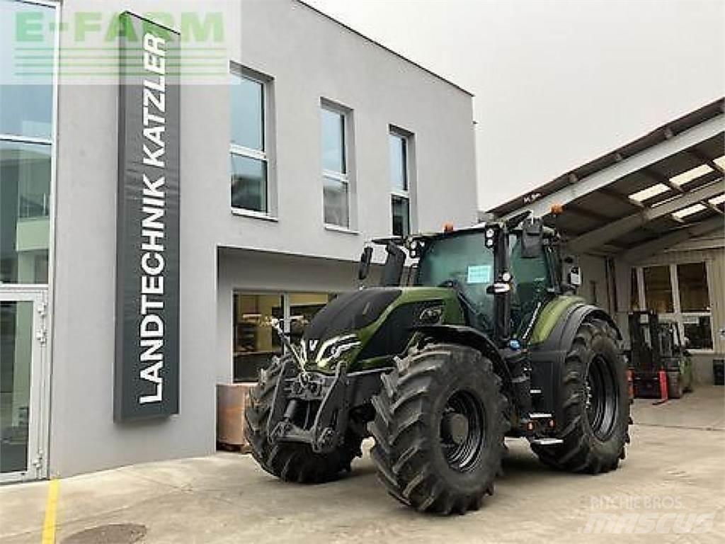 Valtra q305 الجرارات