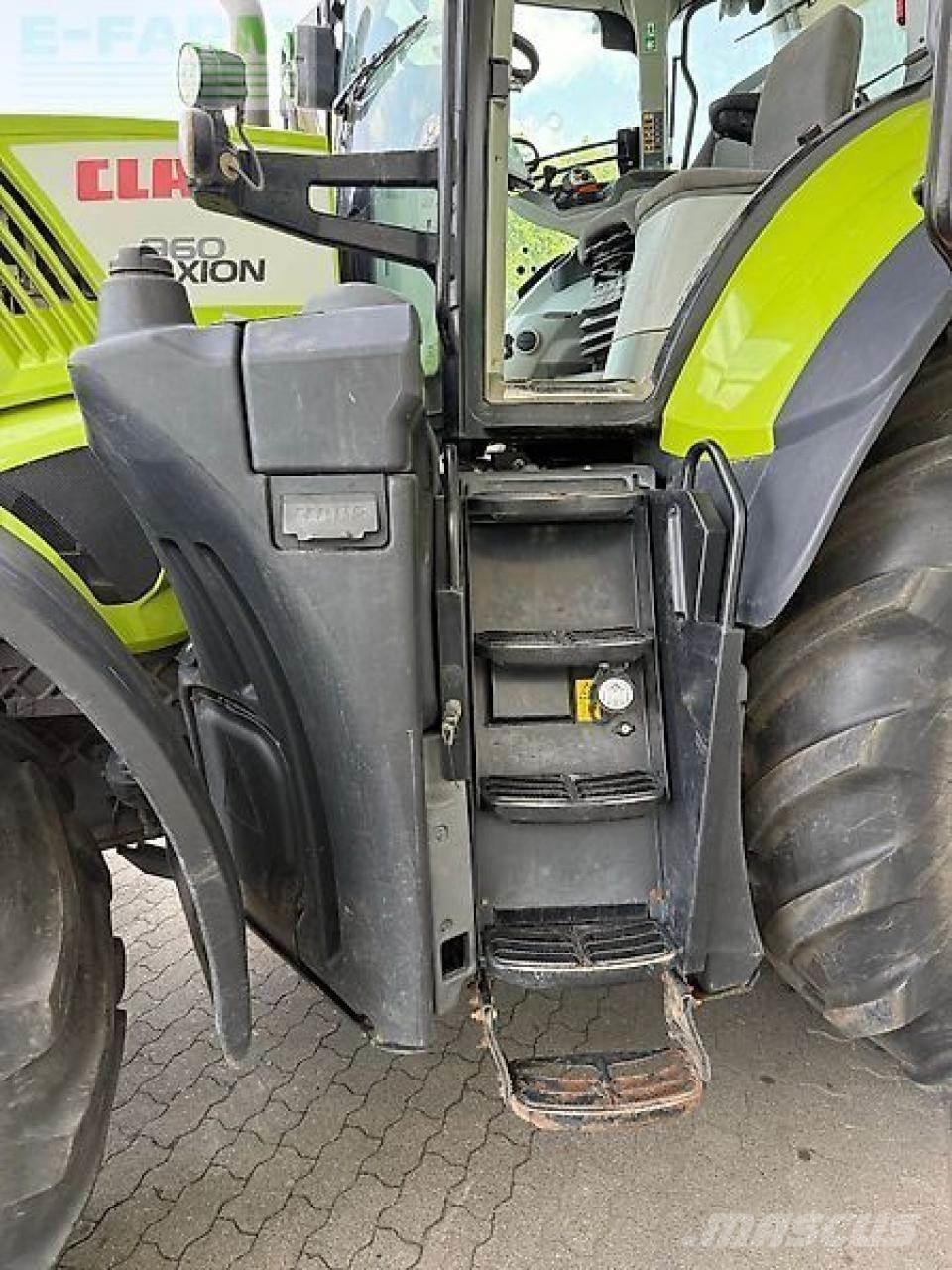 CLAAS axion 960 الجرارات