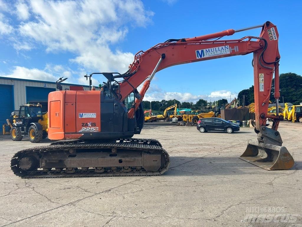 Hitachi ZX225 USLC-6 حفارات زحافة