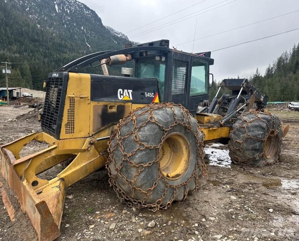 CAT 545 C ساحبات الأشجار