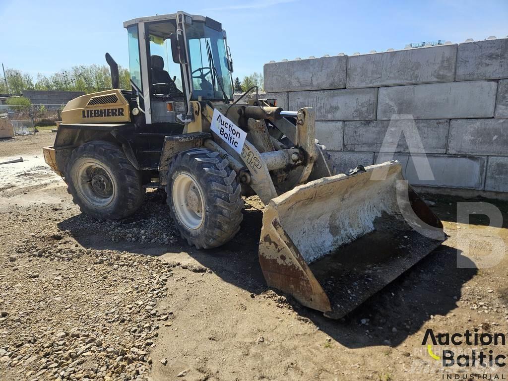 Liebherr L 512 لوادر بعجل