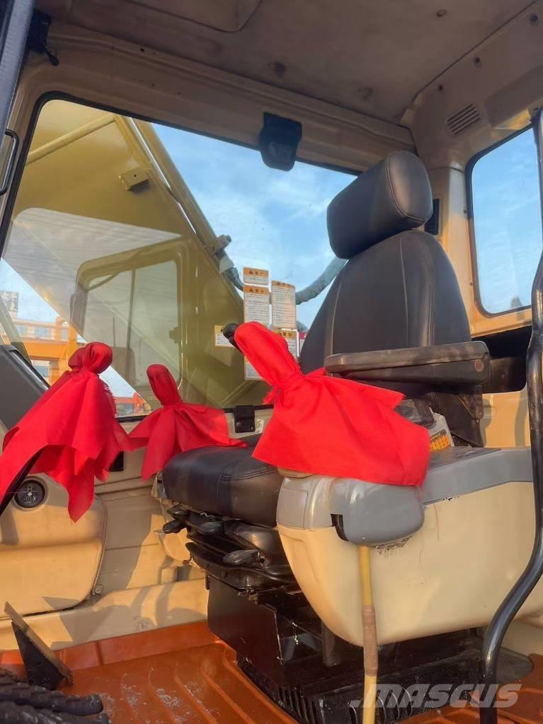 CAT 320 B حفارات زحافة