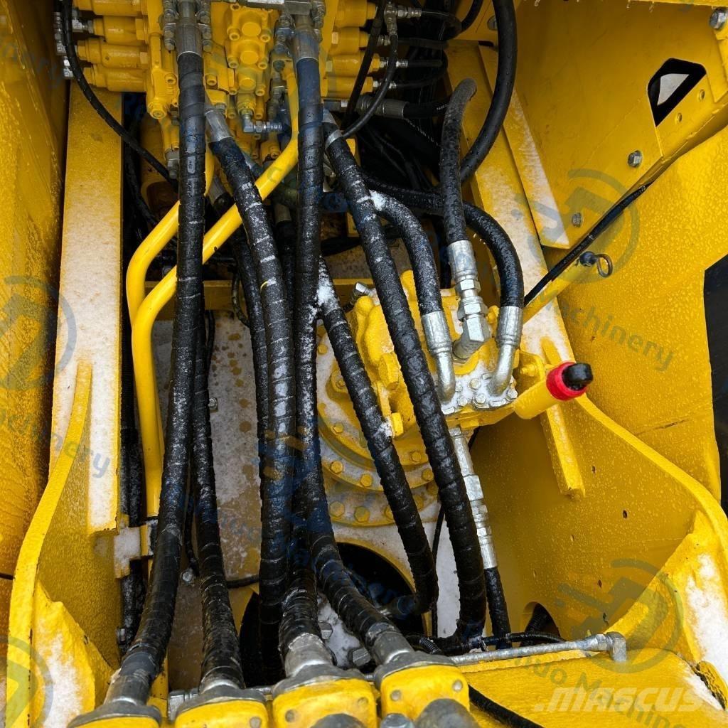 Komatsu PC200-8 حفارات زحافة