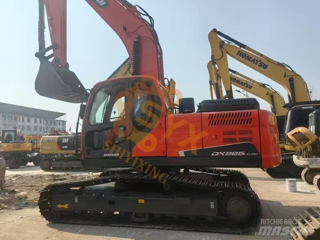 Doosan DX 225 LC حفارات زحافة