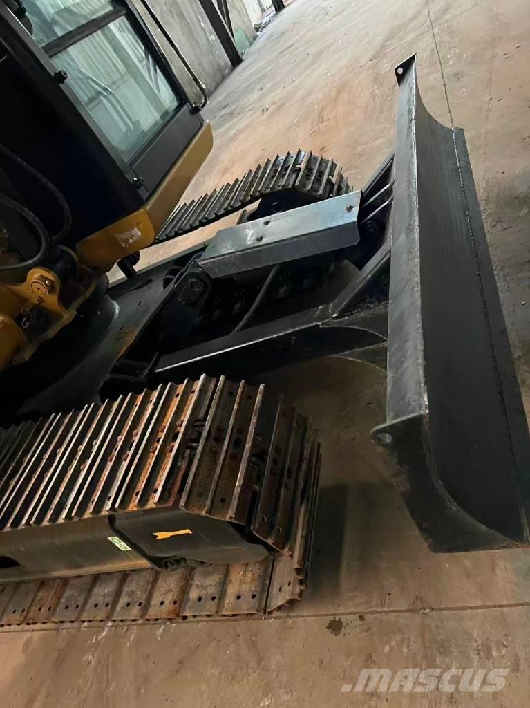 CAT 307E2 حفارات زحافة